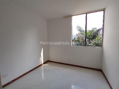 Apartamento en venta en Loma De Los Bernal, Medellín · foto 18 de 20