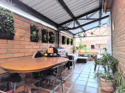 Casa de 5 alcobas en venta en Laureles, Medellín, 380 m² · foto 6 de 20
