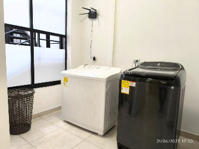 Casa de 5 alcobas en venta en Laureles, Medellín, 380 m² · foto 18 de 20