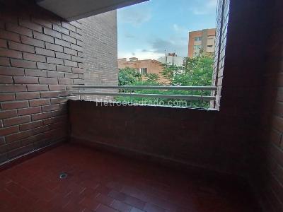 Apartamento en venta en Laureles, Medellín · foto 3 de 20