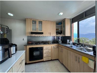Apartamento de 4 alcobas en venta en El Poblado, Medellín, 117 m² · foto 9 de 20