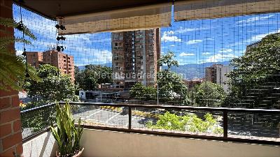 Apartamento de 3 alcobas en venta en Los Balsos, Medellín, 140 m² · foto 2 de 15