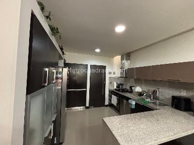 Casa de 4 alcobas en venta en San Jorge, Envigado, 245 m² · foto 3 de 20