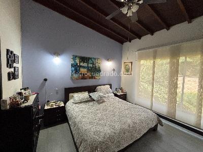 Casa de 4 alcobas en venta en San Jorge, Envigado, 245 m² · foto 12 de 20