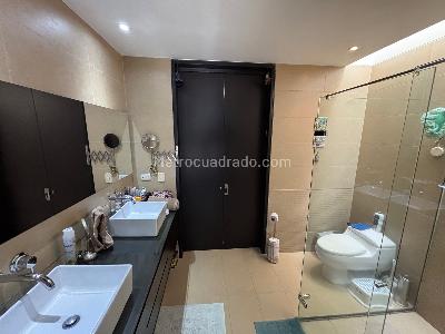 Casa de 4 alcobas en venta en San Jorge, Envigado, 245 m² · foto 13 de 20