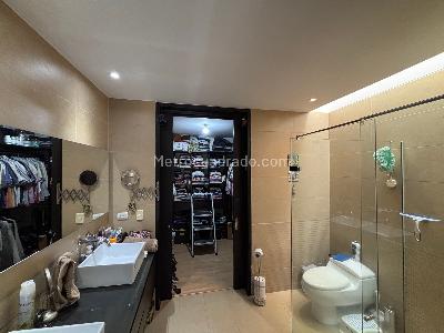 Casa de 4 alcobas en venta en San Jorge, Envigado, 245 m² · foto 19 de 20