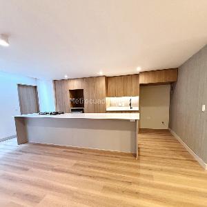 Apartamento de 3 alcobas en venta en El Poblado, Medellín, 152 m² · foto 3 de 13