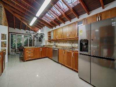 Casa de 5 alcobas en venta en Alto Del Escobero, Envigado, 407 m² · foto 4 de 20