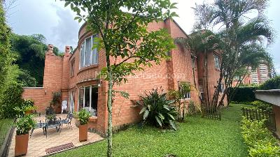 Casa de 4 alcobas en venta en El Poblado, Medellín, 360 m² · foto 10 de 19