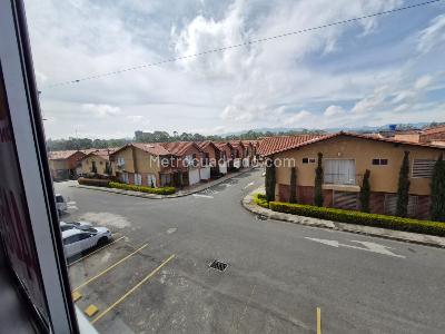 Apartamento de 2 alcobas en venta en San Antonio De Pereira, Rionegro, 81 m² · foto 2 de 15