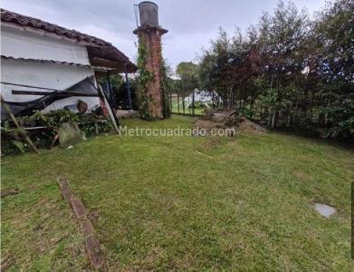 Casa de 5 alcobas en venta en Urbano, Rionegro, 300 m² · foto 2 de 20