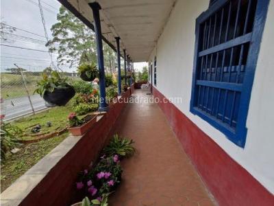 Casa de 5 alcobas en venta en Urbano, Rionegro, 300 m² · foto 19 de 20