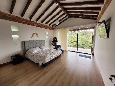 Casa de 4 alcobas en venta en Linda Granja, Rionegro, 305 m² · foto 18 de 20