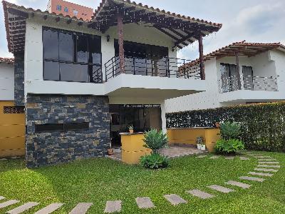 Casa de 4 alcobas en venta en Linda Granja, Rionegro, 305 m² · foto 2 de 20