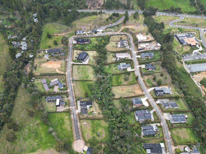 Lote en Venta, Variante Aeropuerto, Envigado - Más