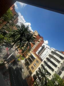 Apartamento de 4 alcobas en venta en Laureles Santa Teresita, Medellín, 136 m² · foto 2 de 20