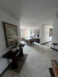 Apartamento de 4 alcobas en venta en Laureles Santa Teresita, Medellín, 136 m² · foto 5 de 20