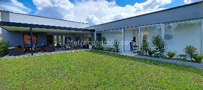 Casa de 3 alcobas en venta en Cabeceras, Rionegro, 1930 m² · foto 9 de 17