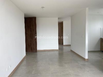 Apartamento de 2 alcobas en venta en San Antonio, Rionegro, 72 m² · foto 2 de 20