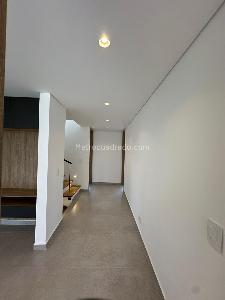 Casa de 4 alcobas en venta en Barro Blanco, Rionegro, 323 m² · foto 3 de 20