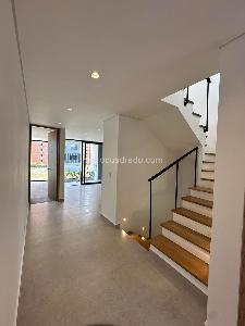 Casa de 4 alcobas en venta en Barro Blanco, Rionegro, 323 m² · foto 4 de 20