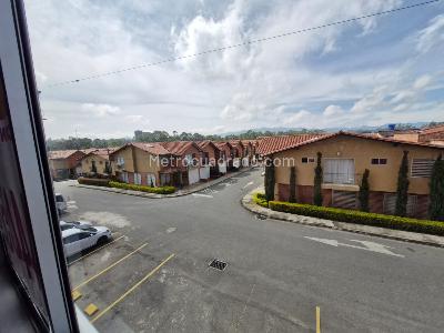 Apartamento de 2 alcobas en venta en San Antonio, Rionegro, 81 m² · foto 7 de 14