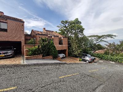 Casa de 3 alcobas en venta en El Poblado, Medellín, 240 m² · foto 2 de 20