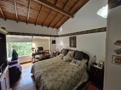 Casa de 3 alcobas en venta en El Poblado, Medellín, 240 m² · foto 13 de 20