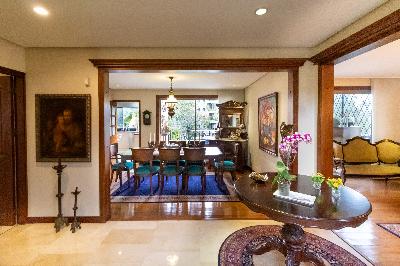 Casa de 4 alcobas en venta en El Poblado, Medellín, 440 m² · foto 5 de 18