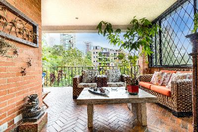 Casa de 4 alcobas en venta en El Poblado, Medellín, 440 m² · foto 8 de 18