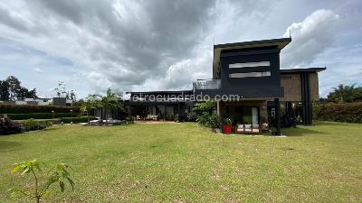 Casa de 4 alcobas en venta en Cabeceras, Rionegro, 570 m² · foto 4 de 17