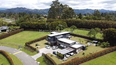 Casa de 4 alcobas en venta en Cabeceras, Rionegro, 570 m² · foto 5 de 17
