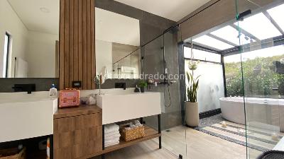 Casa de 4 alcobas en venta en Cabeceras, Rionegro, 570 m² · foto 8 de 17