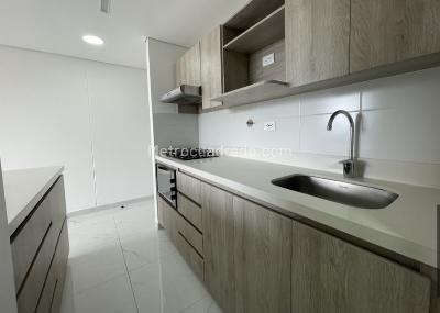 Apartamento de 3 alcobas en venta en San Antonio, Rionegro, 75 m² · foto 4 de 20