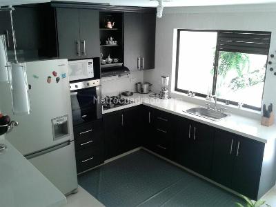 Apartamento de 4 alcobas en venta en Belen Rosales, Medellín, 300 m² · foto 2 de 15