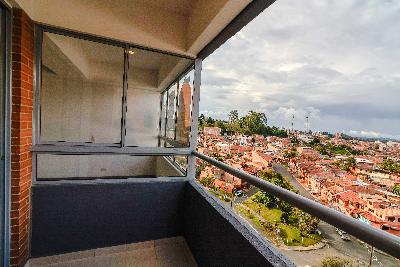 Apartamento de 2 alcobas en venta en San Nicolas, Rionegro, 79 m² · foto 2 de 14