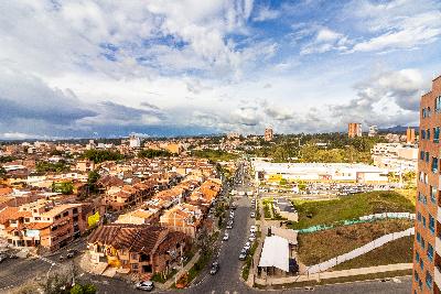 Apartamento de 2 alcobas en venta en San Nicolas, Rionegro, 79 m² · foto 3 de 14