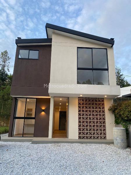 4BR House in Galicia (180 m²) for Sale