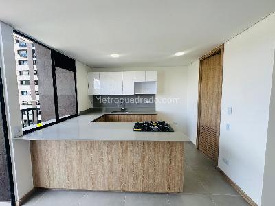 Apartamento de 2 alcobas en venta en San Antonio, Rionegro, 66 m² · foto 2 de 11