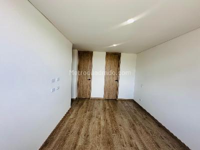 Apartamento de 2 alcobas en venta en San Antonio, Rionegro, 66 m² · foto 5 de 11