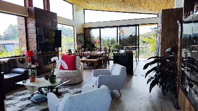 Casa de 3 alcobas en venta en San Antonio, Rionegro, 278 m² · foto 2 de 20