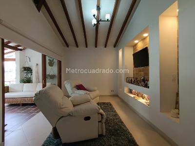 Casa de 3 alcobas en venta en La Doctora, Sabaneta, 323 m² · foto 15 de 18