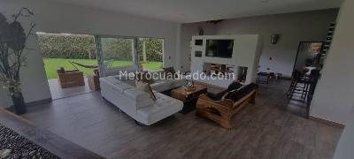 Casa de 4 alcobas en venta en Santa Elena, Medellín, 320 m² · foto 4 de 20