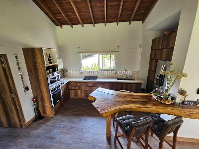 Casa de 4 alcobas en venta en Santa Elena, Medellín, 320 m² · foto 14 de 20