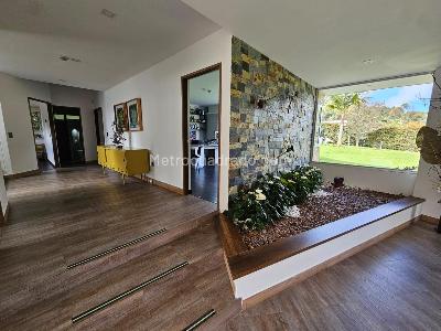 Casa de 4 alcobas en venta en Santa Elena, Medellín, 320 m² · foto 20 de 20