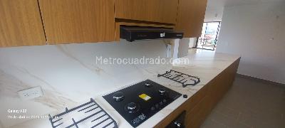 Apartamento de 3 alcobas en venta en El Poblado, Medellín, 219 m² · foto 4 de 20