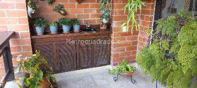 Apartamento de 3 alcobas en venta en El Poblado, Medellín, 219 m² · foto 16 de 20