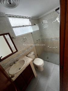Apartamento de 5 alcobas en venta en Laureles Santa Teresita, Medellín, 280 m² · foto 18 de 20