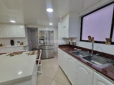 Apartamento de 3 alcobas en venta en Los Balsos, Medellín, 202 m² · foto 7 de 18