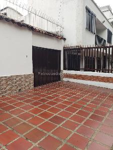 Casa de 5 alcobas en venta en La Flora, Cali, 263 m² · foto 2 de 13